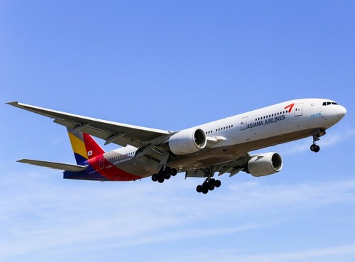 самолет Asiana Airlines